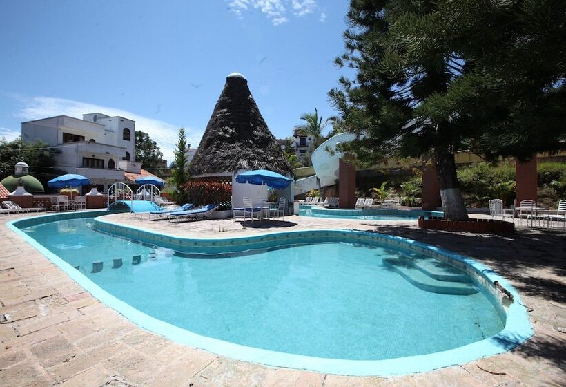 هتل Villas De La Montana