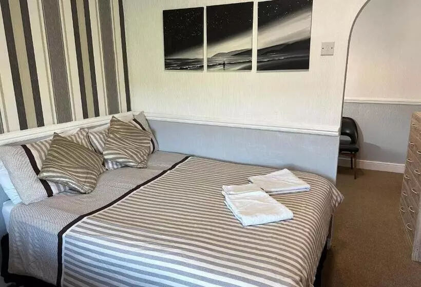 Majatalo Tuxford House