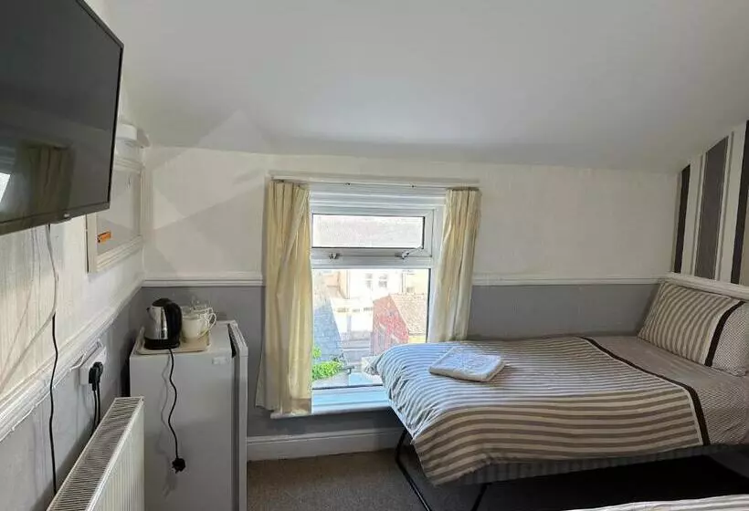 Majatalo Tuxford House