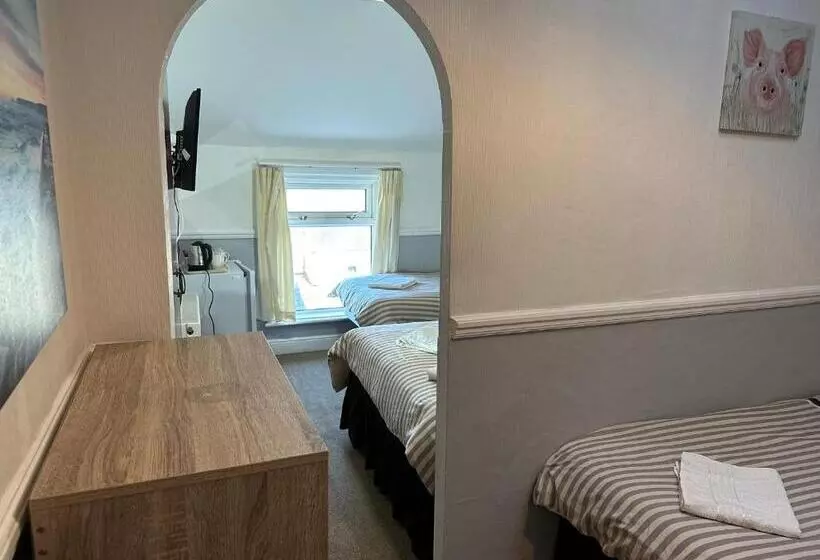 Majatalo Tuxford House