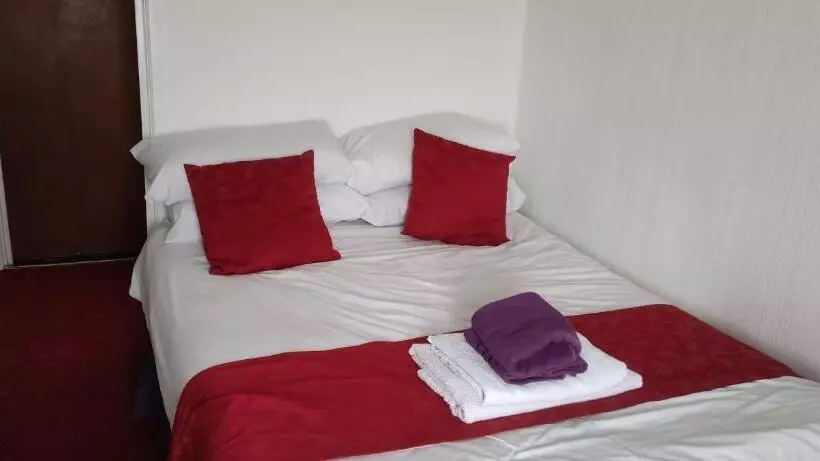 Majatalo Tuxford House