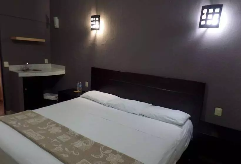 Uke Inn Hotel & Suites