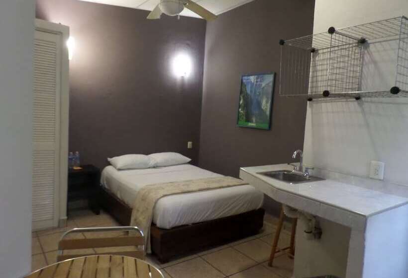 Uke Inn Hotel & Suites