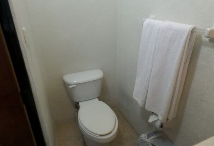 Uke Inn Hotel & Suites