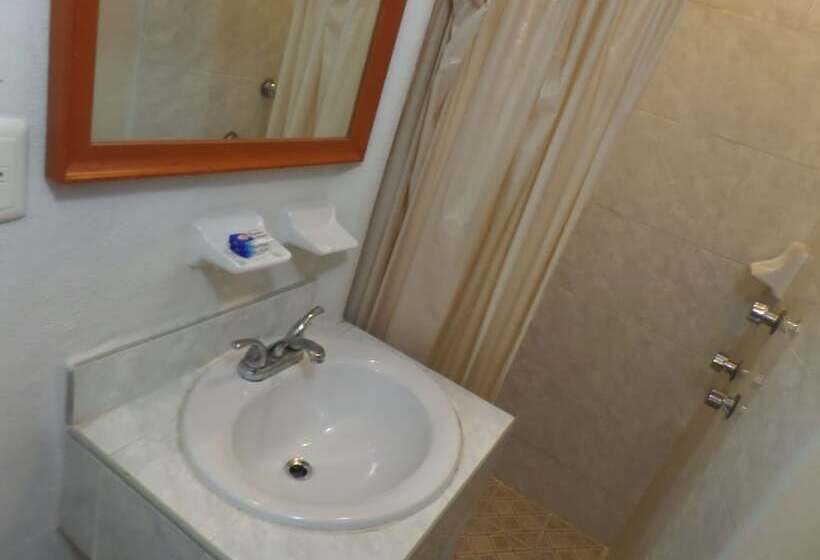 Uke Inn Hotel & Suites