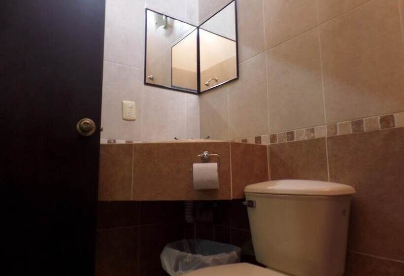 Uke Inn Hotel & Suites