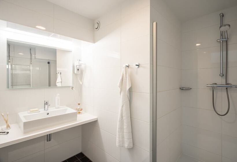 Yays Amsterdam Salthouse Canal By Numa