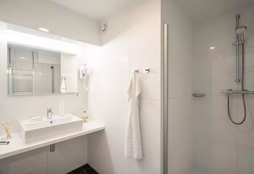 Yays Amsterdam Salthouse Canal By Numa