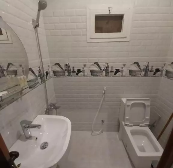 مكارم الورود للشقق المخدومة