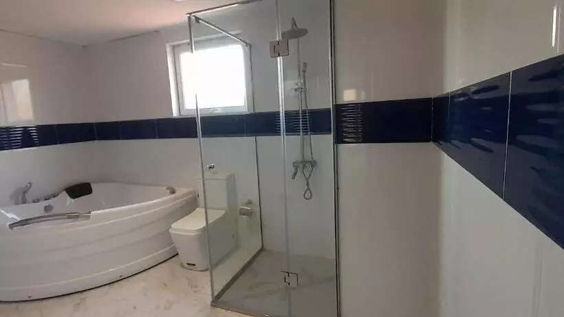 هتل Areni Lodge