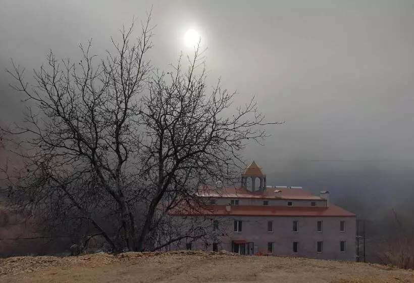 هتل Areni Lodge