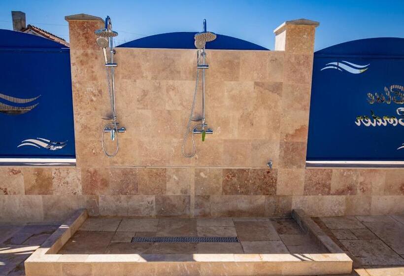 پانسیون Blue Border