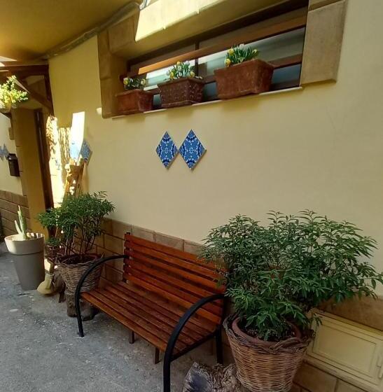 تختخواب و صبحانه La Corte Di Angelica