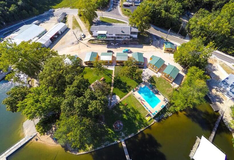 אתר נופש Buddy S Harbor