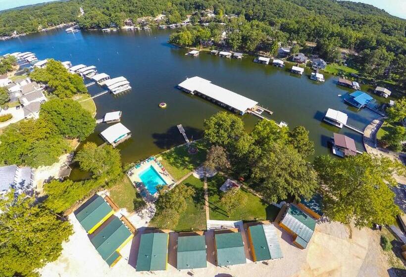 אתר נופש Buddy S Harbor