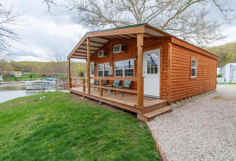 אתר נופש Buddy S Harbor