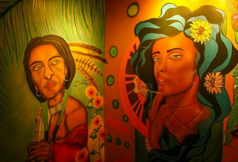 リゾートホテル Pappi Chulo Morjim