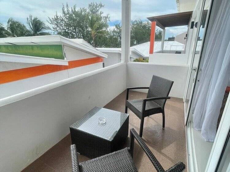 Calypso Beach & Dive Resort