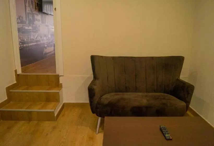 פונדק Alojamiento Catamarán