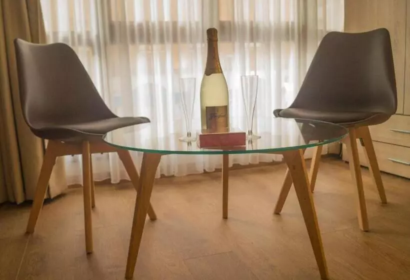 פונדק Alojamiento Catamarán