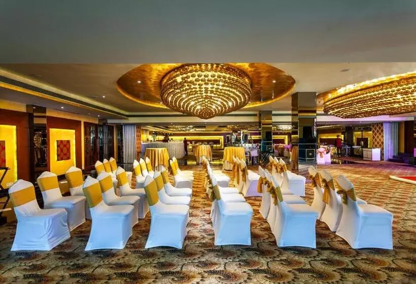 فندق Atrio  By Devam