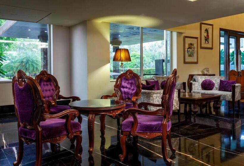 هتل Atrio  By Devam