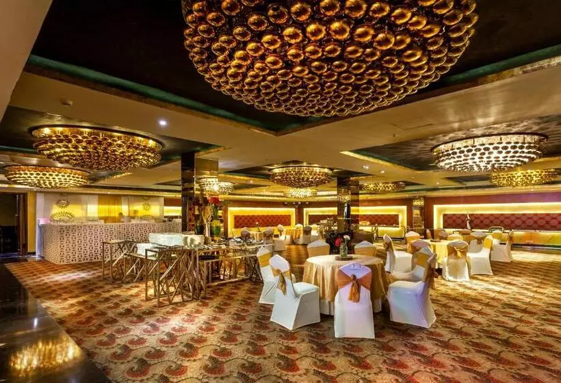 فندق Atrio  By Devam