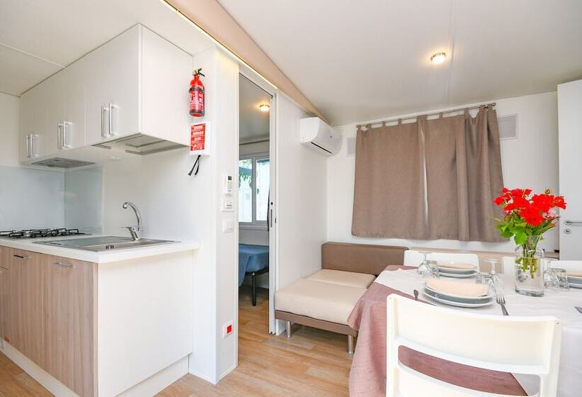 فندق Campeggio Del Garda