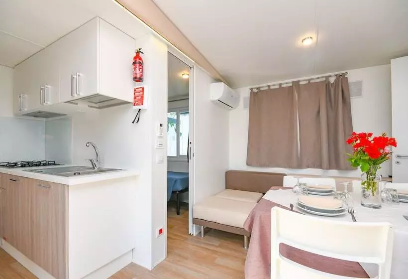 هتل Campeggio Del Garda