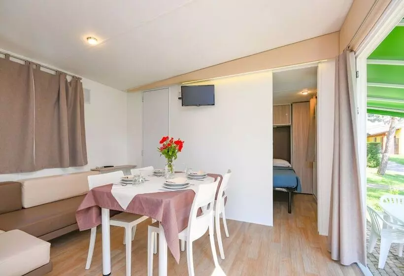 هتل Campeggio Del Garda