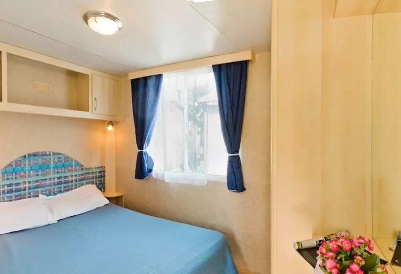 هتل Campeggio Del Garda