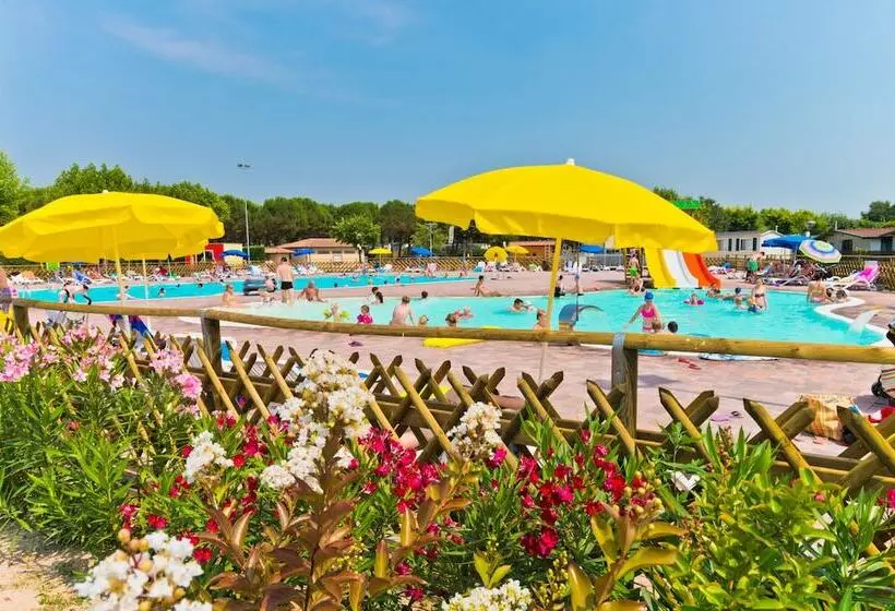 هتل Campeggio Del Garda