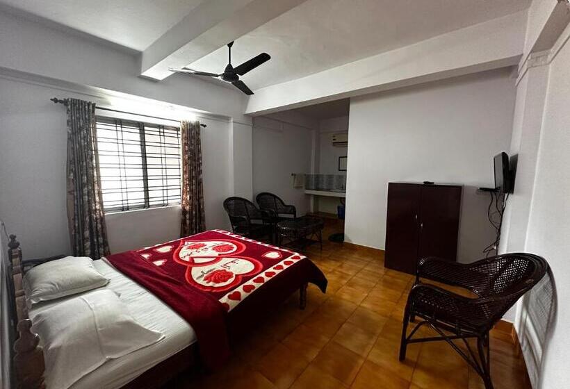 Dubai Hotel & Restaurant Kumarakom