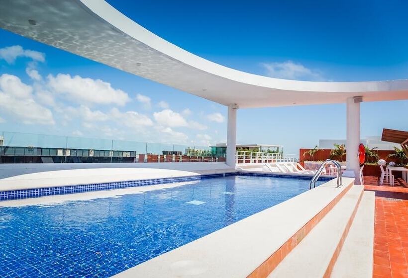 Отель Fiesta Inn & Loft Ciudad Del Carmen