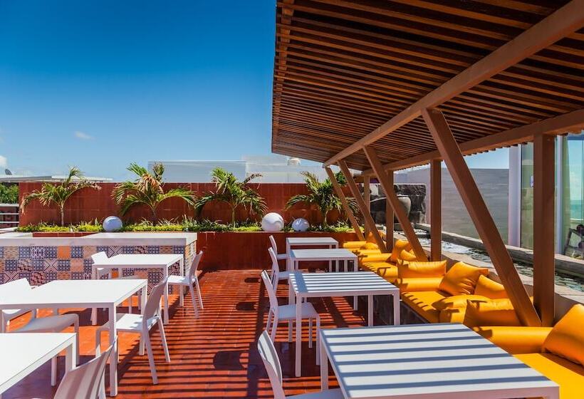 Отель Fiesta Inn & Loft Ciudad Del Carmen