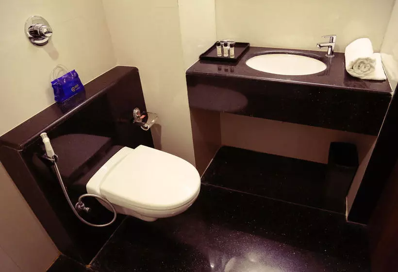 Отель Oyo Premium Chinchwad