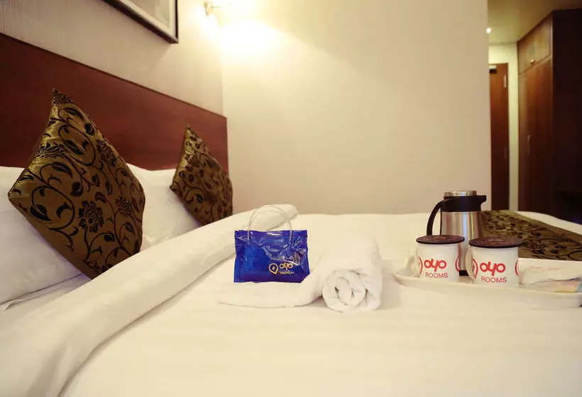 Отель Oyo Premium Chinchwad
