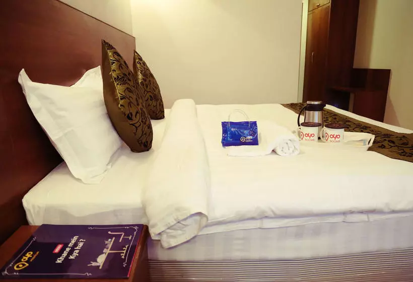 Отель Oyo Premium Chinchwad