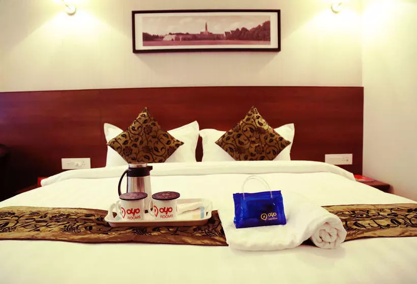 Отель Oyo Premium Chinchwad