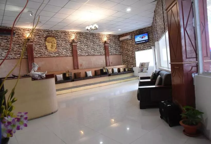ホテル Oyo Premium Patliputra Patna