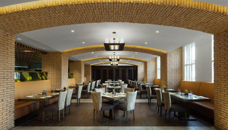 Hotel Sheraton Sharjah Beach Resort And Spa