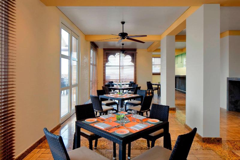 Hotel Sheraton Sharjah Beach Resort And Spa