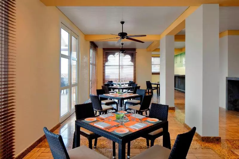 ホテル Sheraton Sharjah Beach Resort And Spa