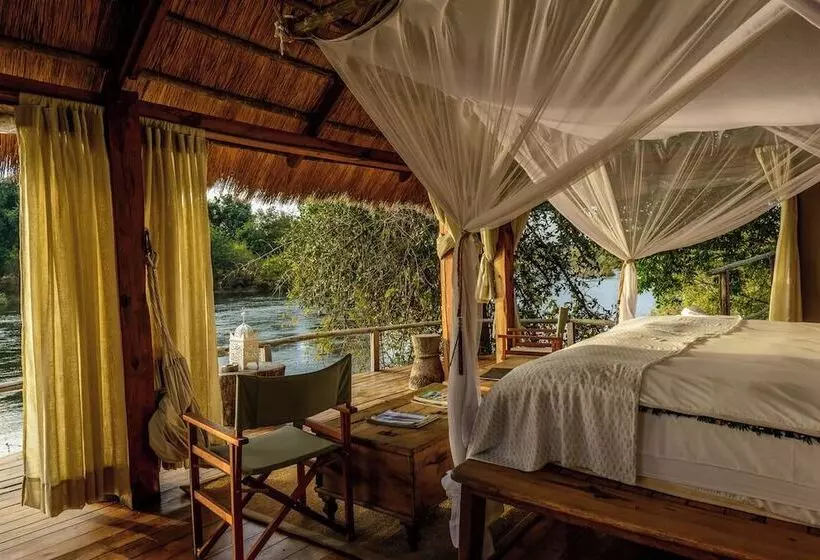 هتل Sindabezi Island Camp
