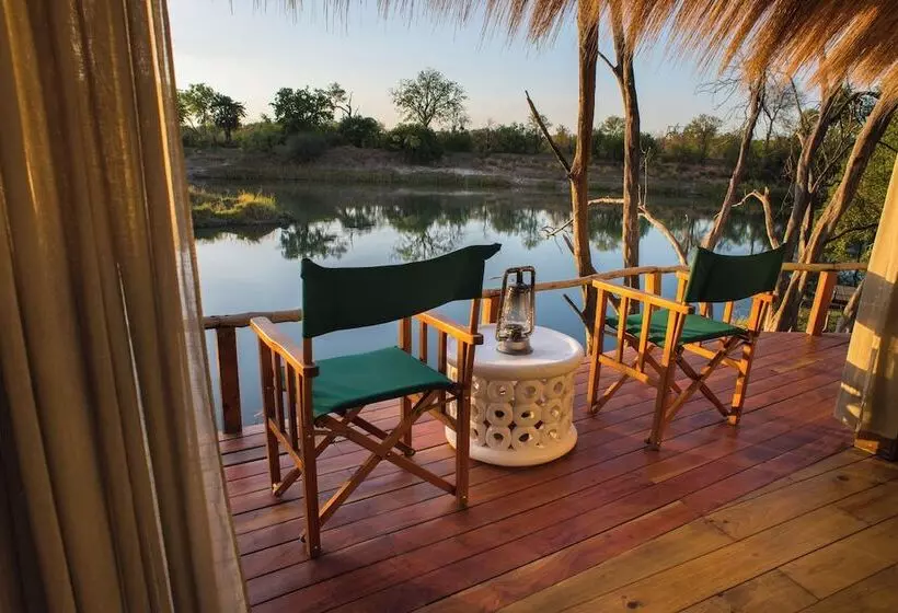 هتل Sindabezi Island Camp