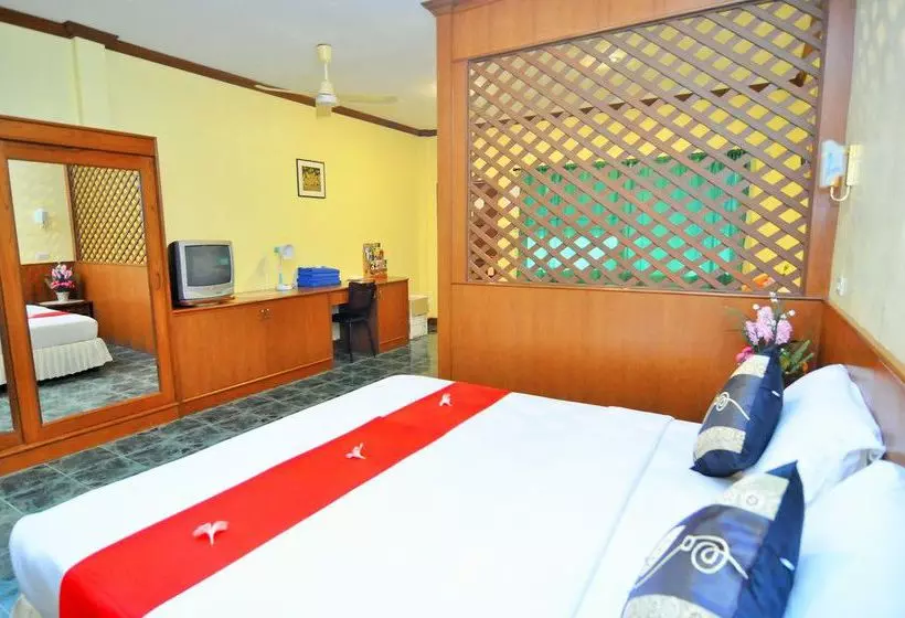 هتل The Golddigger's Resort