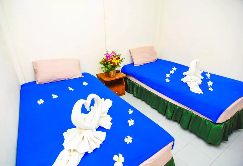 هتل The Golddigger's Resort