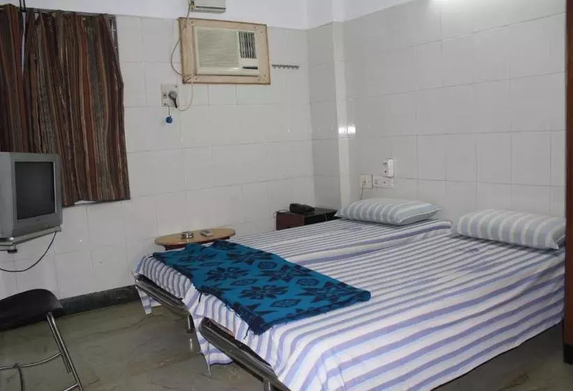 Pension Triplicane Paradise