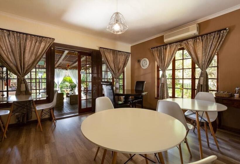 ペンション Villa D Or Guest House