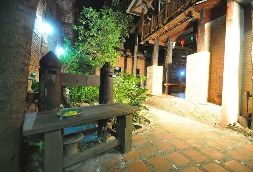 Ayutthaya Bouchic Hostel
